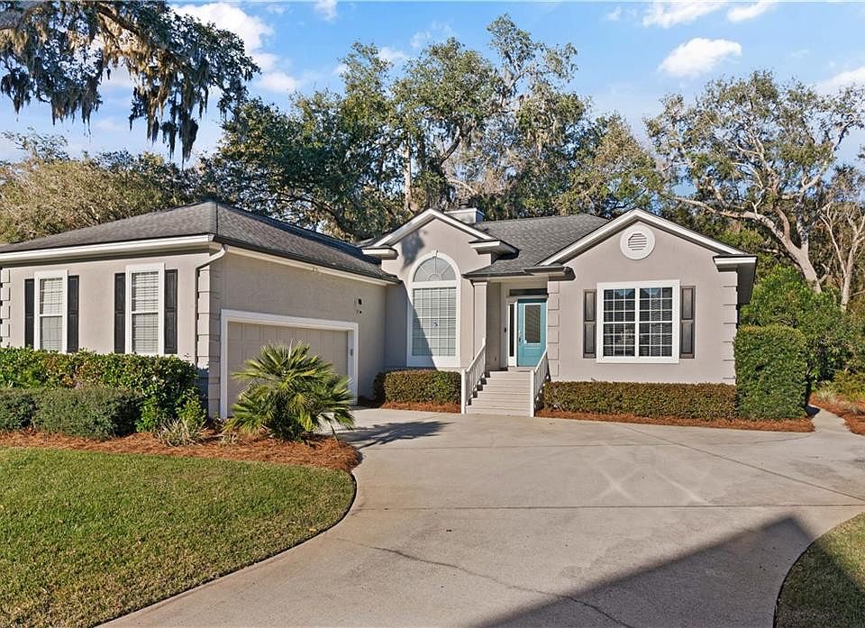 1st image of 102 Hillcrest Ct