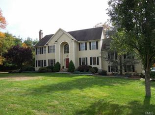 12 Vail Ct, Trumbull, CT 06611