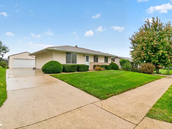 2120 Hubbard St, Janesville, WI 53546