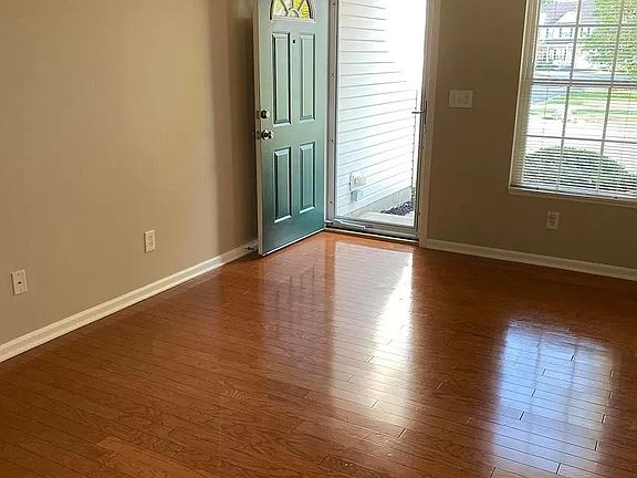 3rd image of 1205 Grove Dr #503