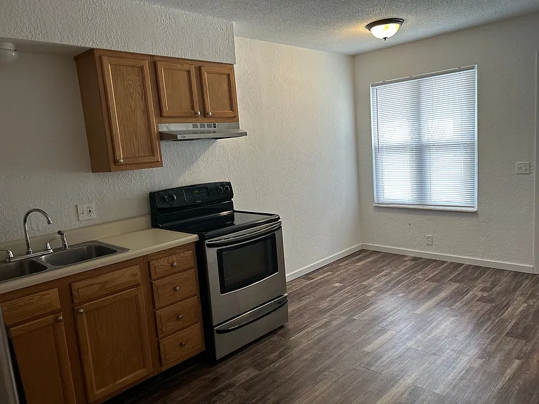 211 Smith Rd #211B — Photo 2