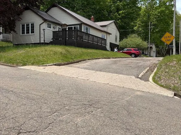 225 Maple St, Niagara, WI 54151