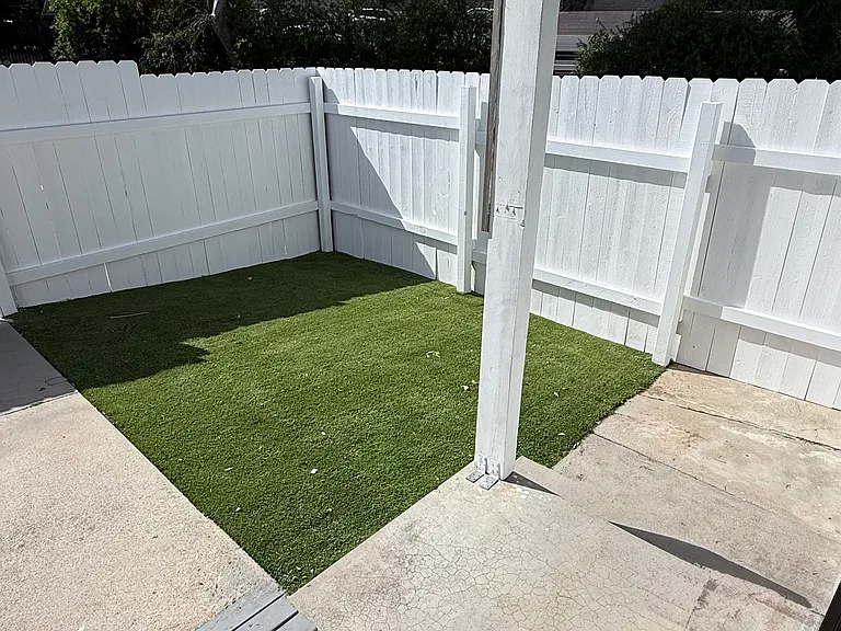 22157 Clarendon St #B — Photo 17
