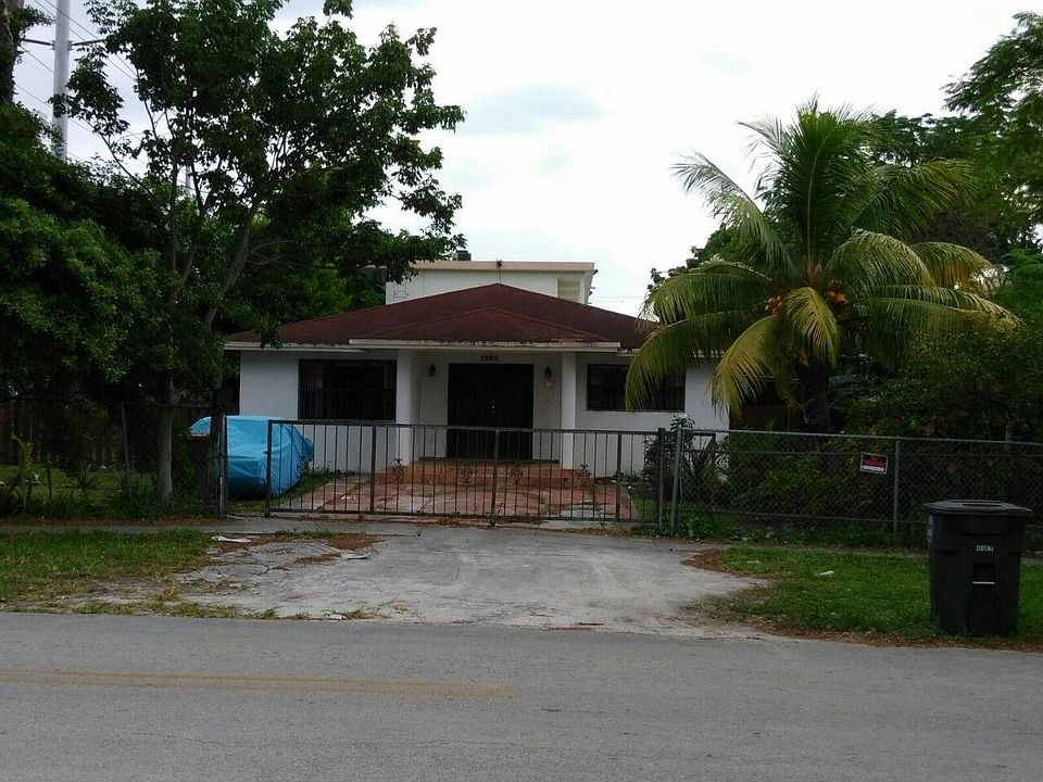 1st image of 1390 NE 128th St