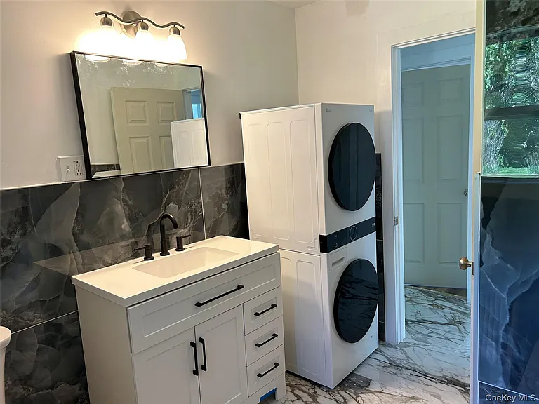 346 Meadow Ave — Photo 9