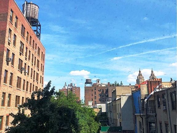 2nd image of 175 W 76th St APT 5A