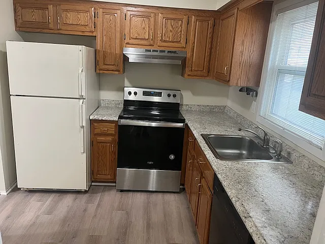 1594 Brentwood Dr — Photo 10