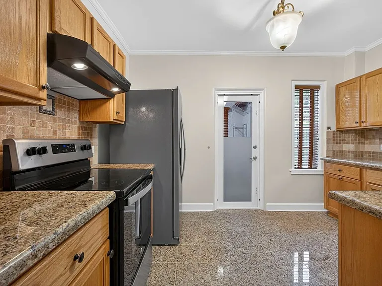 616 Upland Rd — Photo 29