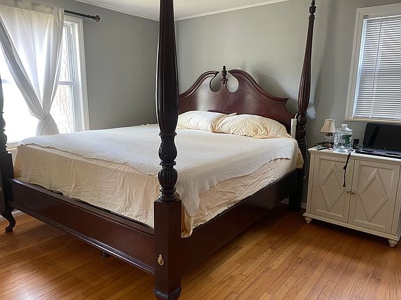 5th image of 12 Pleasant Dr