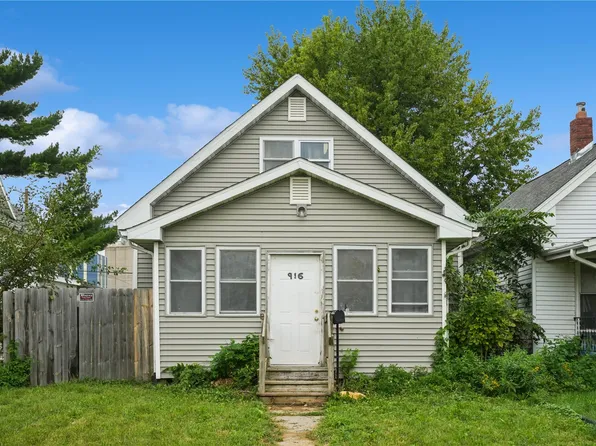 916 9th St SW, Cedar Rapids, IA 52404