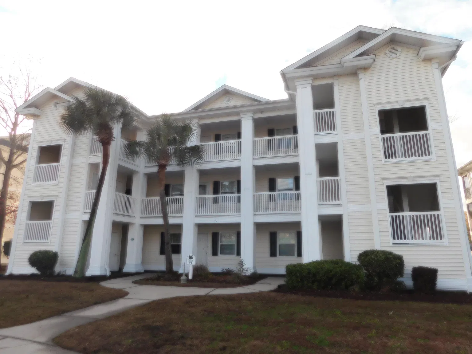 2 bed, 2.0 bath, 896 sqft, $1,500 — Photo 2