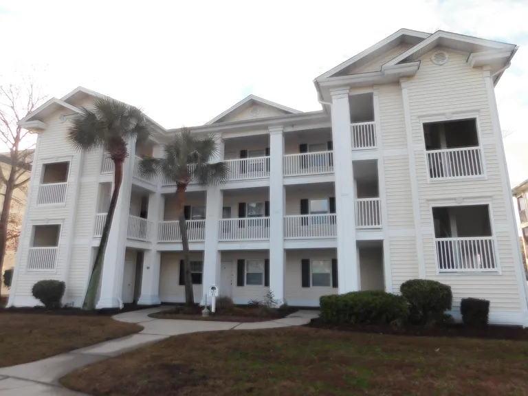 521 White River Dr #21F — Photo 2