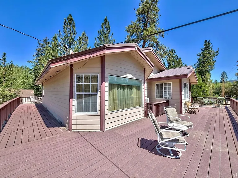 HUGE 360 wrap around deck for specular mountain views & listen to the outdoor casino concerts as if you were there!