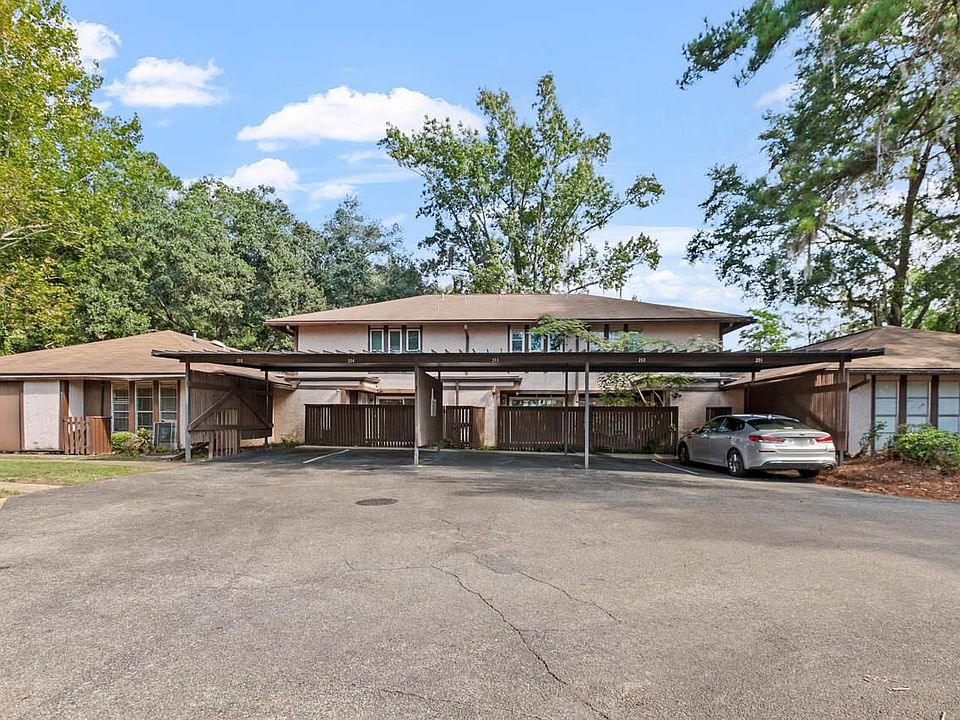 1st image of 203 Westwood Dr #203