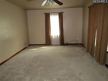2nd image of 861 Oak Knoll Ave SE