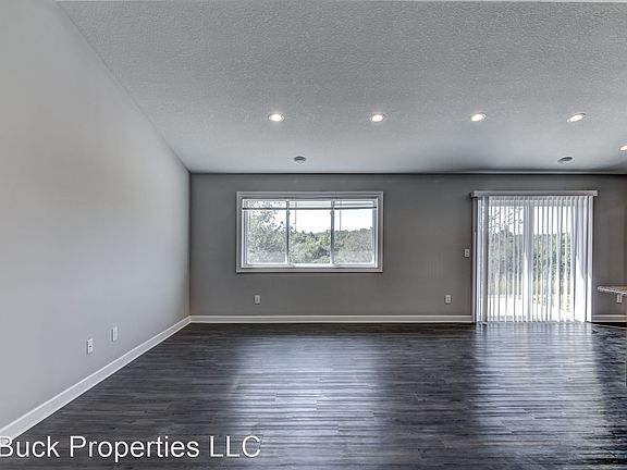 3rd image of 634A 9th St W #10817105