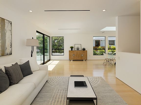 4th image of 518 California St