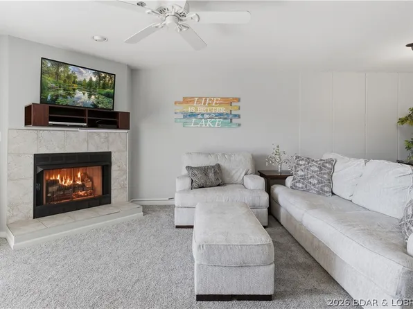 4800 Eagleview Dr #223, Osage Beach, MO 65065