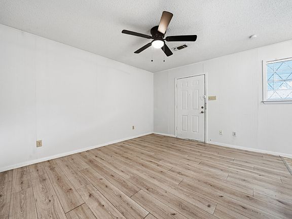 4th image of 204 W Lampasas St APT 2