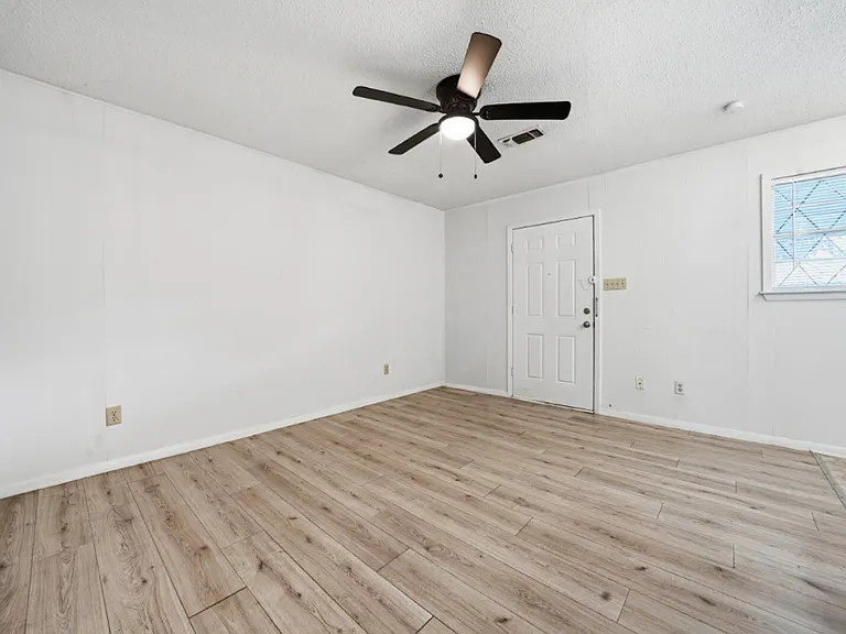 1601 Berry St #1 — Photo 14
