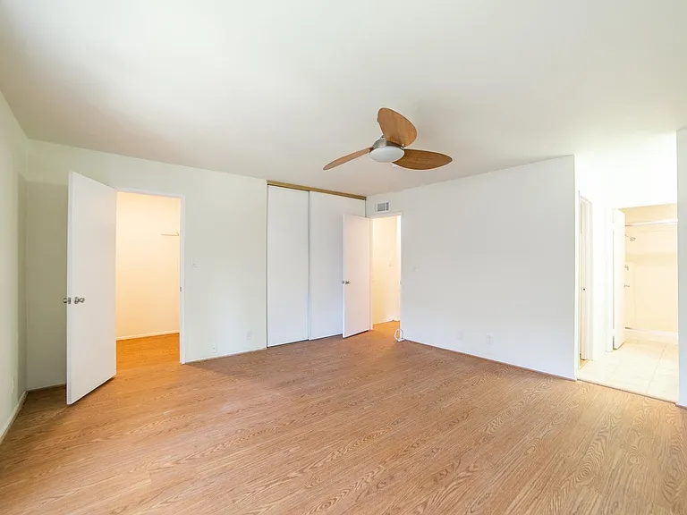 9743 Reseda Blvd #3 — Photo 11