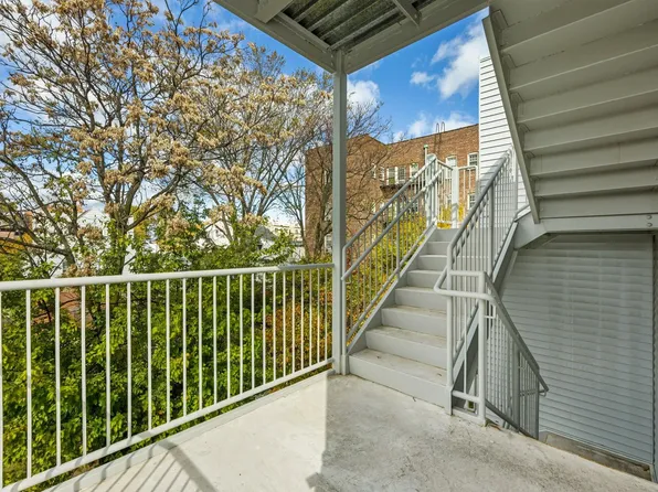 77 Van Reypen Street image 9 of 23