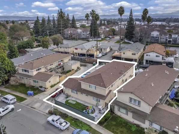 790 Farm Dr, San Jose, CA 95136