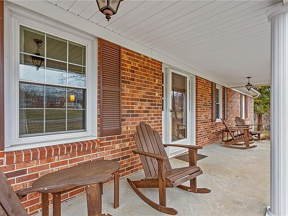 5th image of 109 Cedarwood Dr