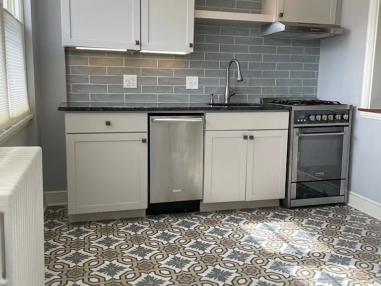 833 Grand Apartments — Photo 23