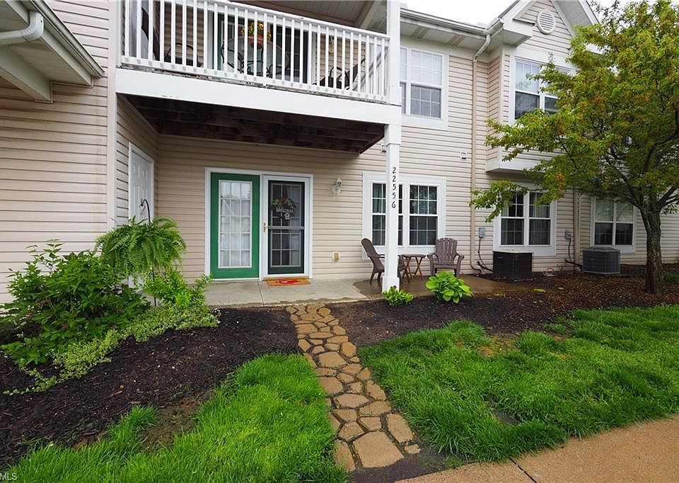 1st image of 22556 Lenox Dr #414