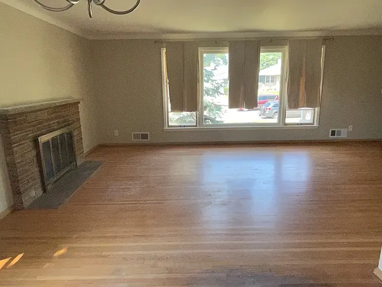 6015 Newton Ave S — Photo 3