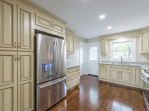 3rd image of 9144 S Kedvale Ave