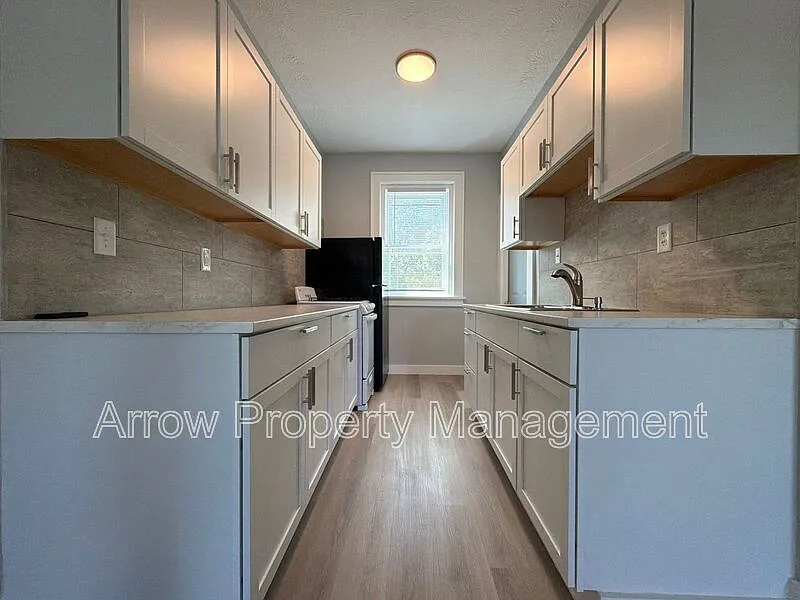 2 bed, 1.0 bath, 740 sqft, $850 — Photo 1