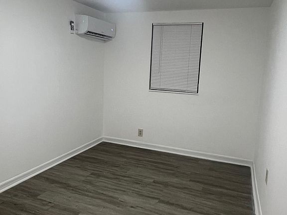 5th image of 608 S Pine St #608