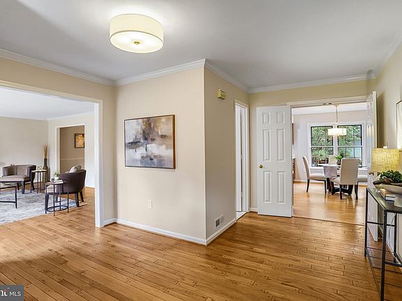 4th image of 1 Byron Ct