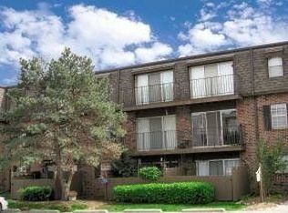 5928 Reeds Rd APT 102, Mission, KS 66202
