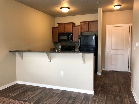 2nd image of 1487 S Goldking Way #202