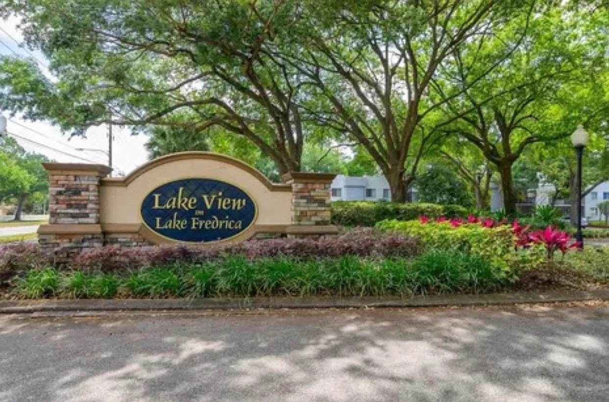 2 bed, 950 sqft, $1,850 — Photo 1