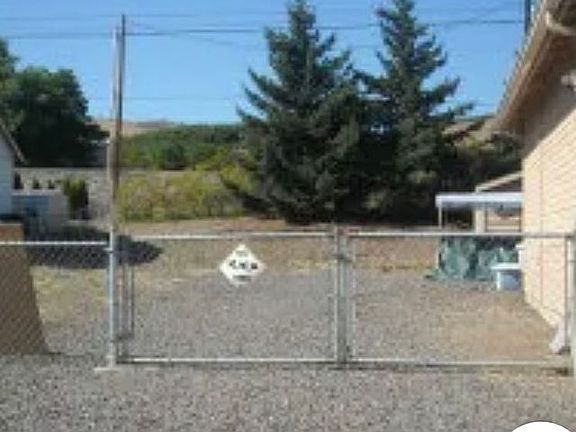 3rd image of 2929 Sierra Blvd