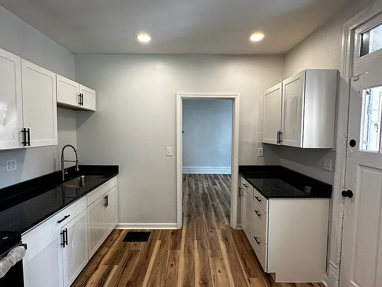 218-220 E 16th Ave — Photo 5