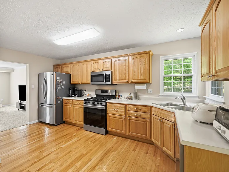 724 Bush Dr — Photo 24