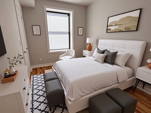 4th image of 2210 S Marshall Blvd #1N