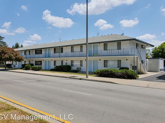 3rd image of 368 1/2 E Badillo St
