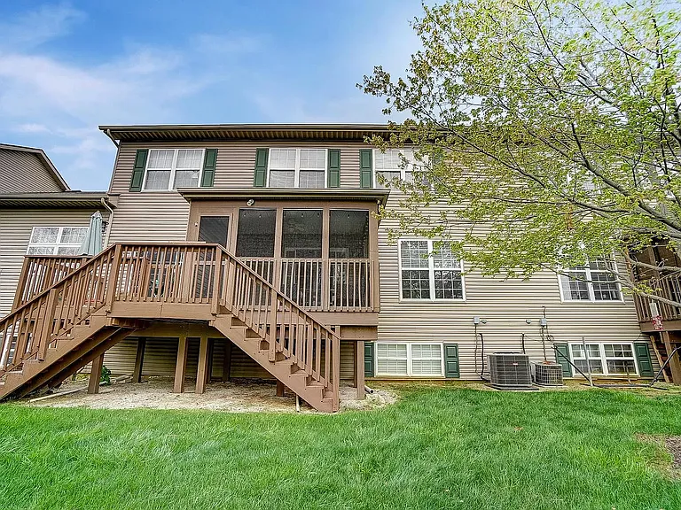 728 Spring Valley Dr — Photo 8