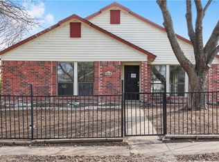3916 Mullins Ln, Dallas, TX 75227