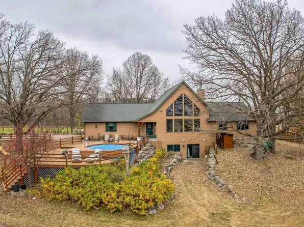 1142 Bear St, Milaca, MN 56353