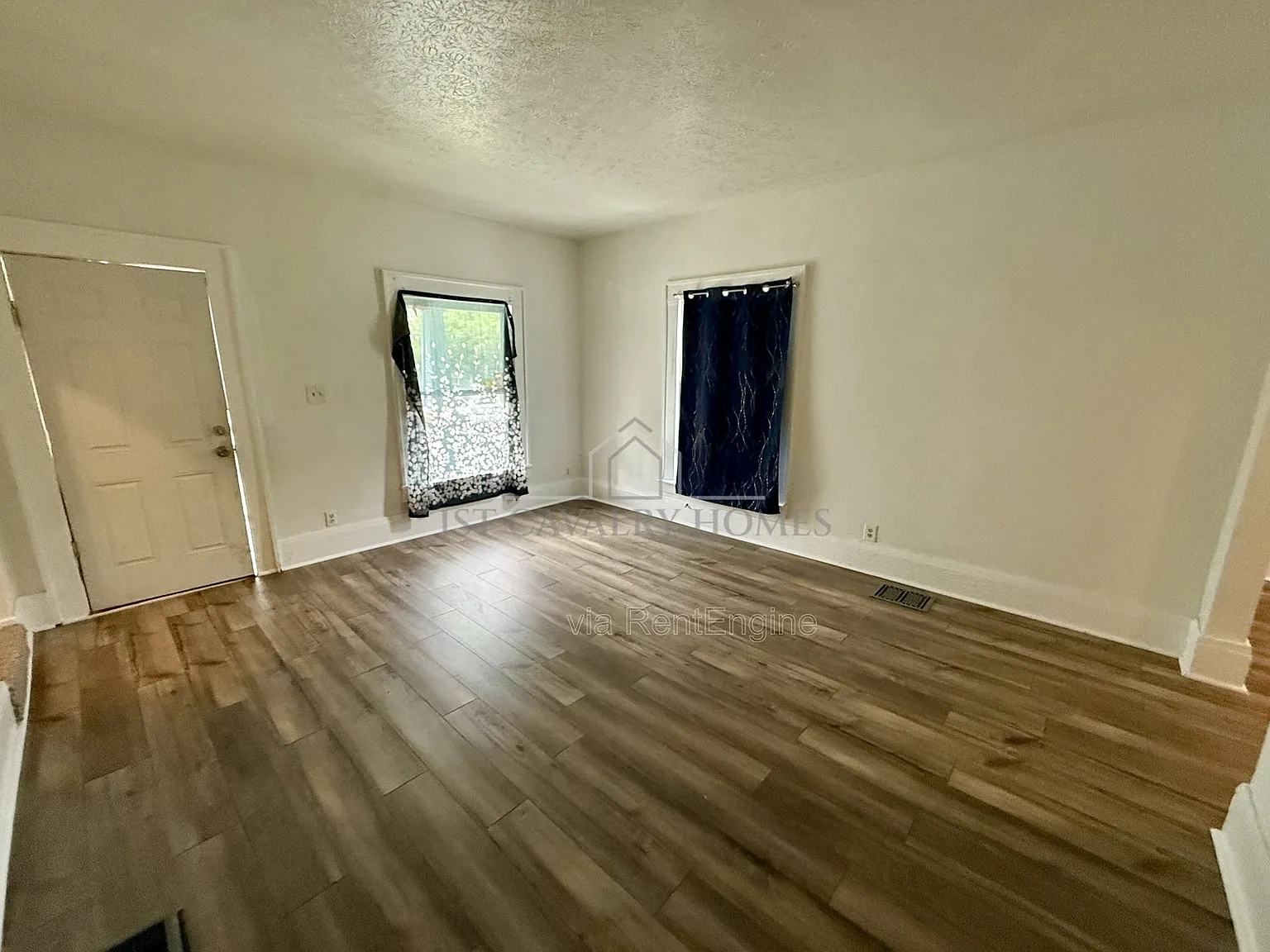 4 bed, 1.0 bath, $1,315 — Photo 2