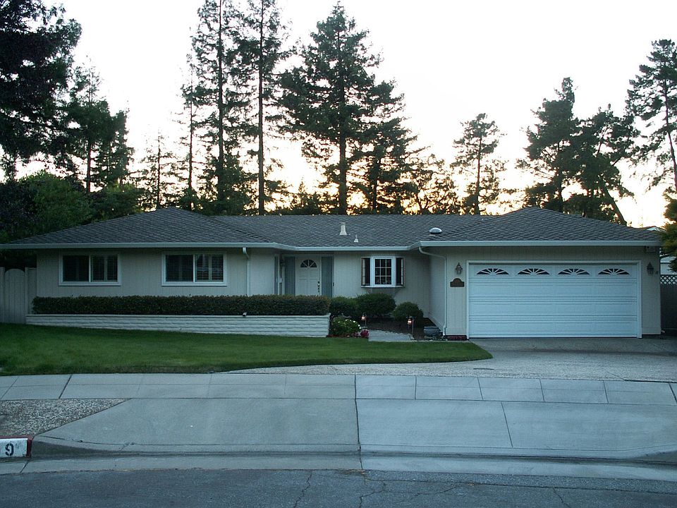 1st image of 109 Dover Ct