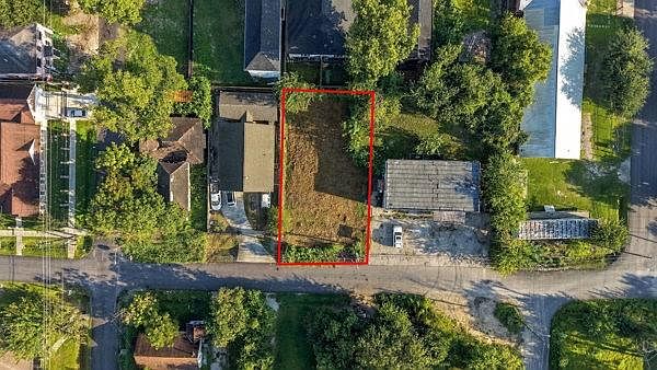 1st image of 3105 Roland St