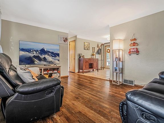 4th image of 411 College Park Dr
